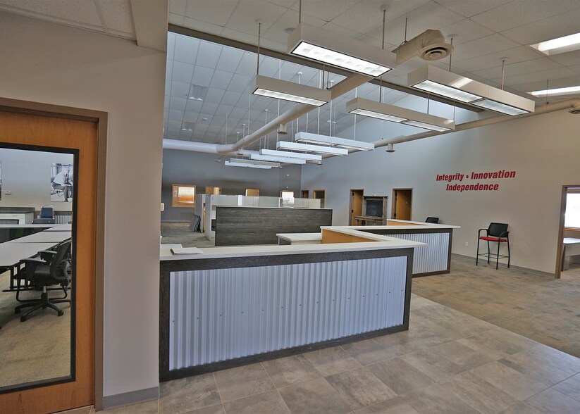More Photos Of 940 E Wine Country Rd, Grandview Office For Lease