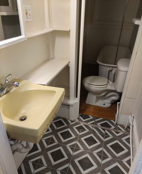 More Photos Of 194-196 Curtis St, New Britain Apartments For Sale