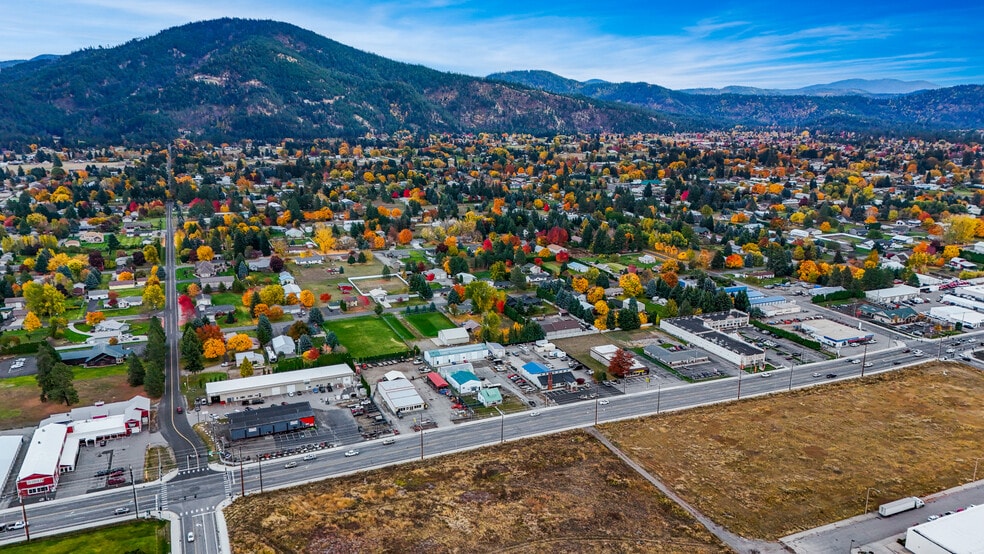 More Photos Of 7168 N Government Way, Dalton Gardens Warehouse For Lease