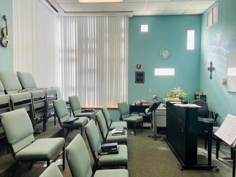 More Photos Of 11924 San Jose Blvd, Jacksonville Religious Facility For Sale