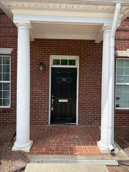 More Photos Of 3105 Creekside Village Dr, Kennesaw Medical For Sale