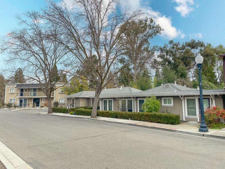 More Photos Of 360 Rose St, Danville Medical For Sale