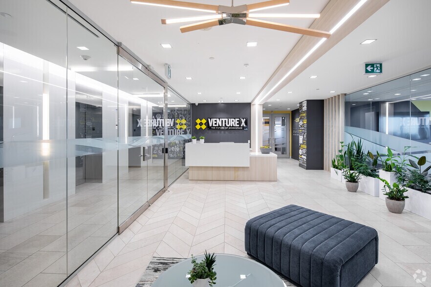 More Photos Of 1290 Central Pky W, Mississauga Office For Lease