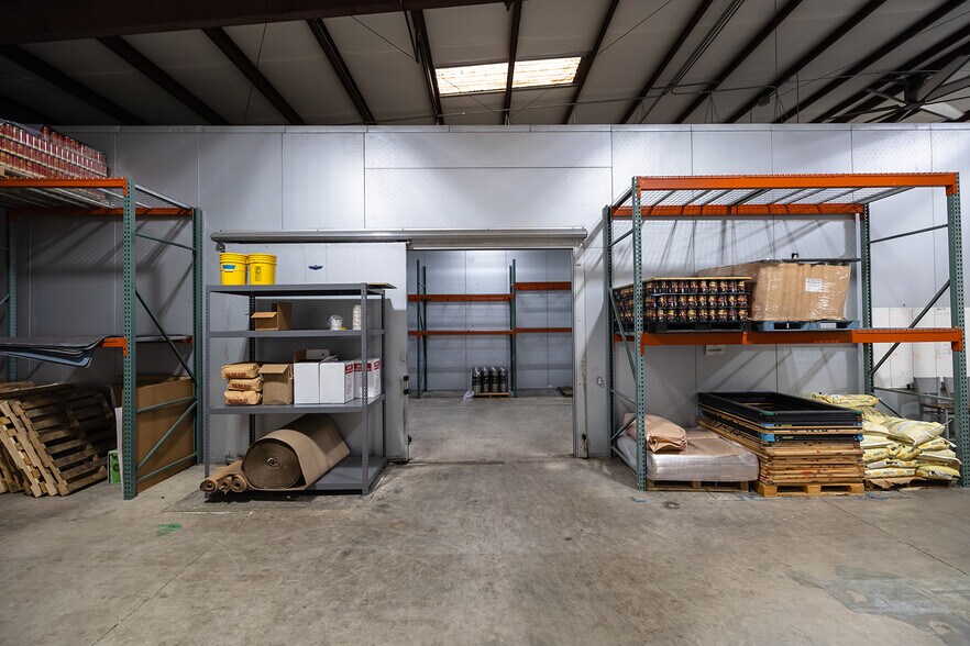 More Photos Of 110 Greenfield St, Wilmington General Retail For Sale