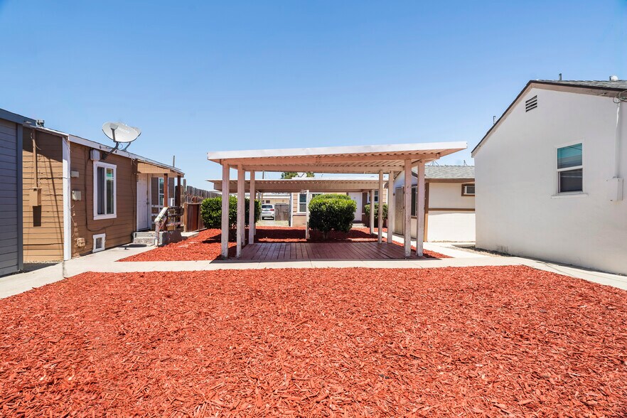 More Photos Of 19-37 Washington St, Bay, Bay Point Apartments For Sale