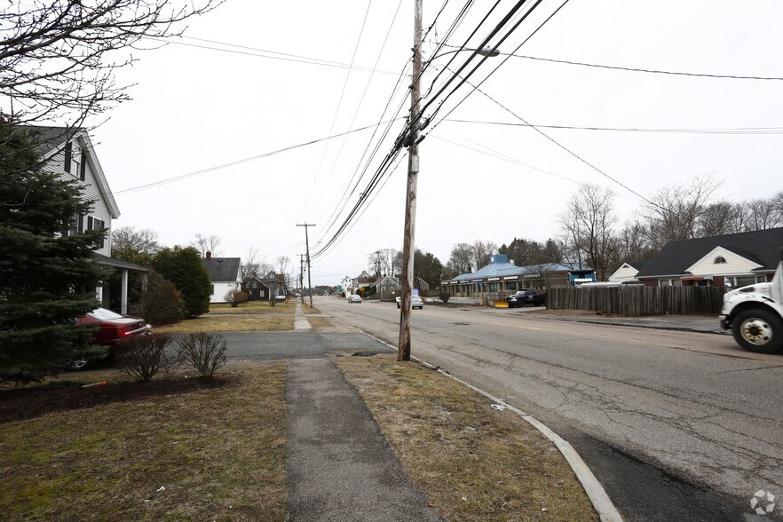 More Photos Of 1035 Bedford St, Abington Storefront Retail Office For Lease
