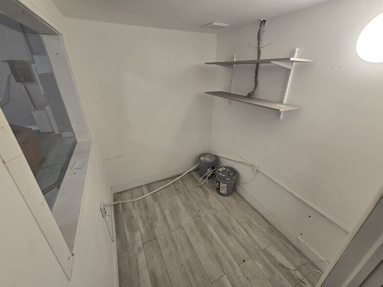 More Photos Of 1128 N Federal Hwy, Hollywood Warehouse For Lease