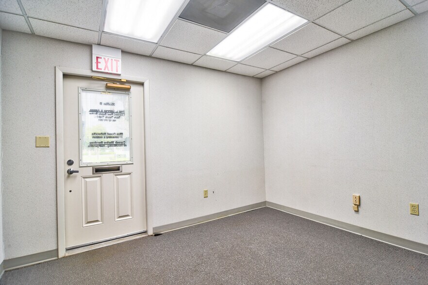 More Photos Of 3275 66th St N, Saint Petersburg Medical For Sale