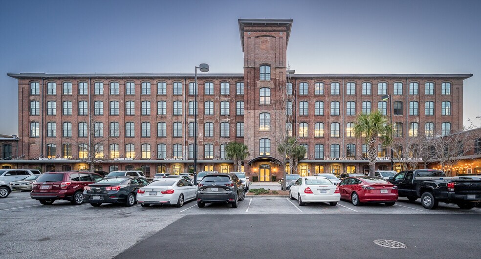 More Photos Of 6801 Carnegie Blvd, Charlotte Office Residential For Lease