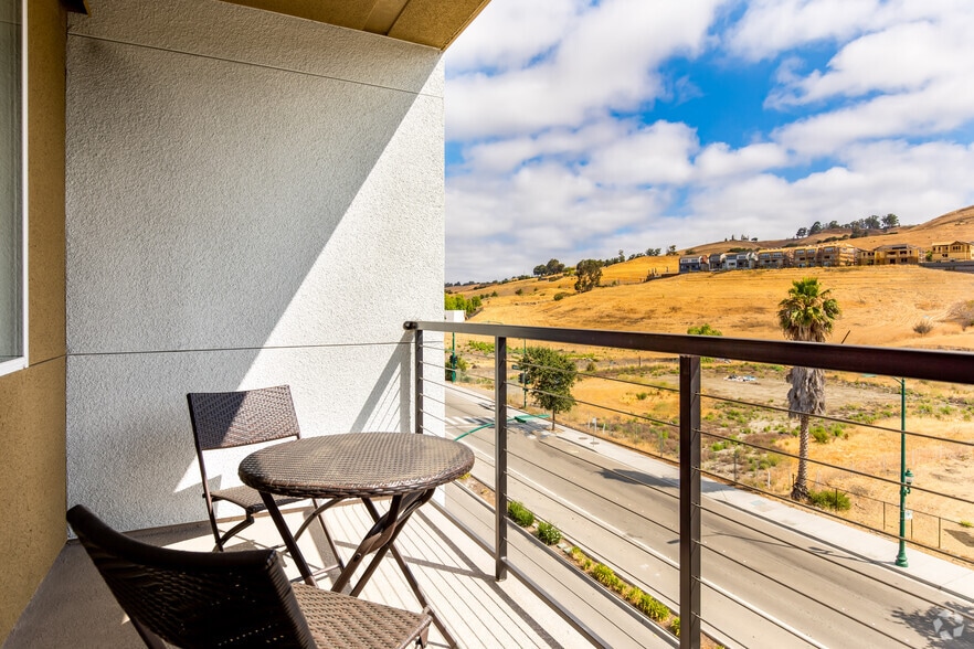 More Photos Of 29213 Mission Blvd, Hayward Apartments For Lease