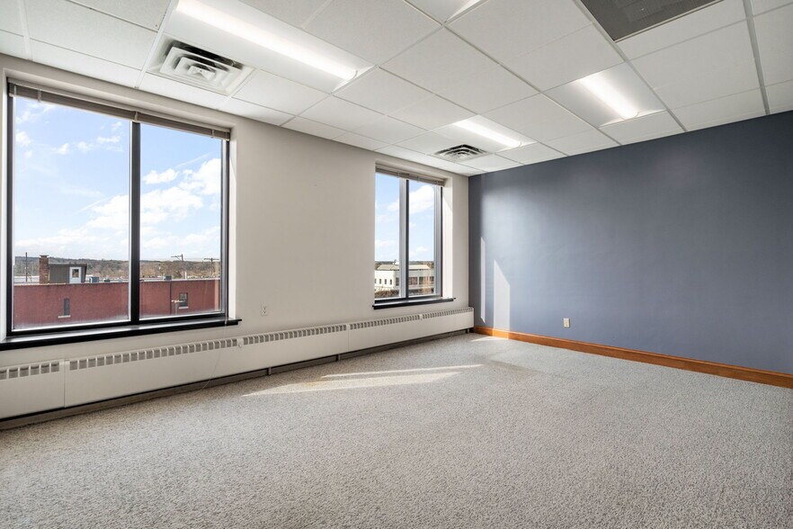 More Photos Of 56 S Washington St, Valparaiso Office For Lease