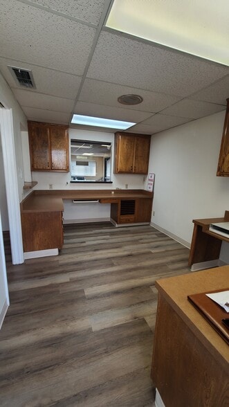 More Photos Of 215 China Grade Loop, Bakersfield Medical For Sale