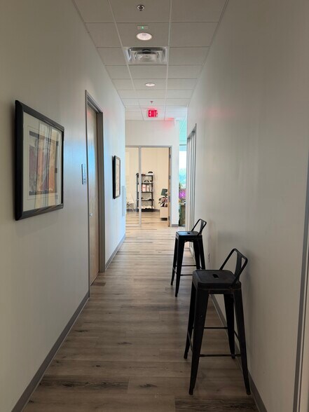 More Photos Of 7421 S 89th Pl, Mesa Showroom For Lease