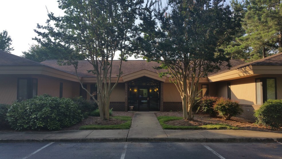 More Photos Of 5248 Olde Towne Rd, Williamsburg Office For Sale