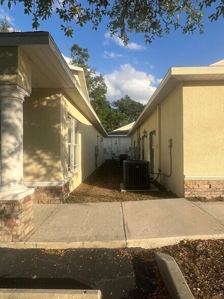 More Photos Of 9416-9418 Balm Riverview Rd, Riverview Medical For Lease