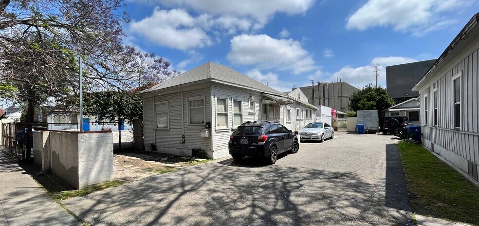 More Photos Of 2122-2126 Corinth Ave, Los Angeles Land For Sale