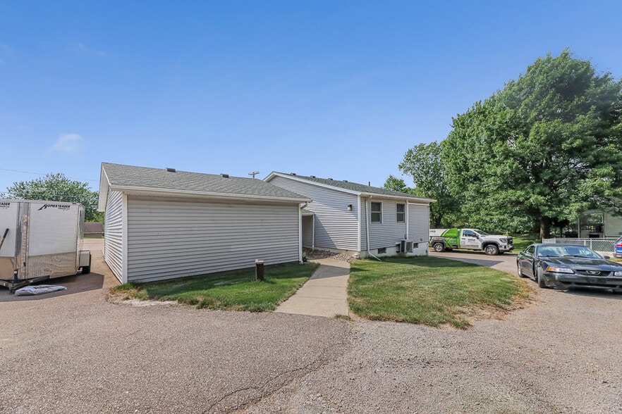 More Photos Of 13390 Ravenna Ave NE, Hartville Flex For Sale