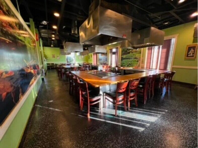 More Photos Of 1902 US Highway 92 W, Auburndale Restaurant For Sale