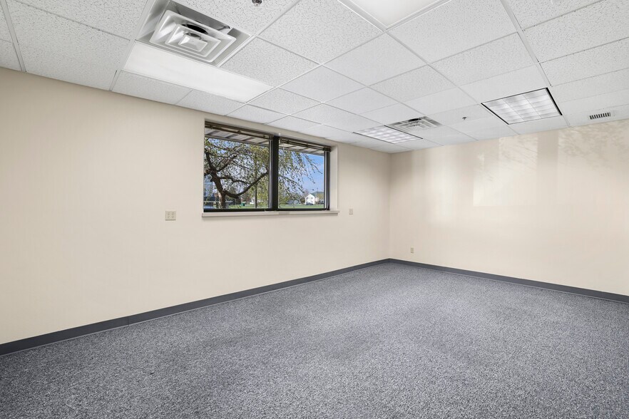 More Photos Of 1317 W Grand Ave, Port Washington Medical For Lease