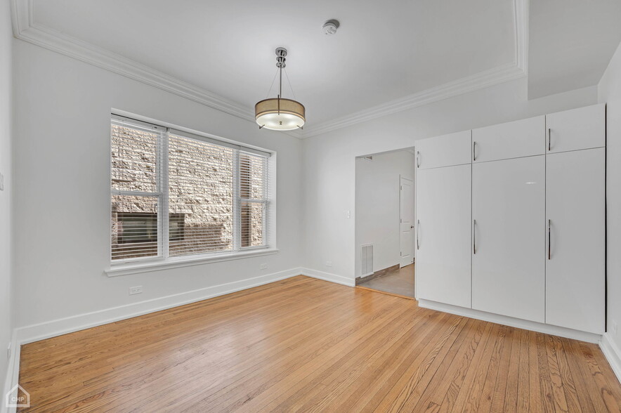 More Photos Of 4745 S Saint Lawrence Ave, Chicago Apartments For Sale
