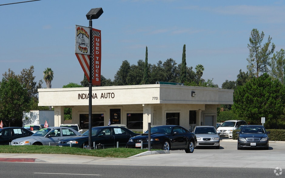More Photos Of 7701 Indiana Ave, Riverside Auto Dealership For Lease