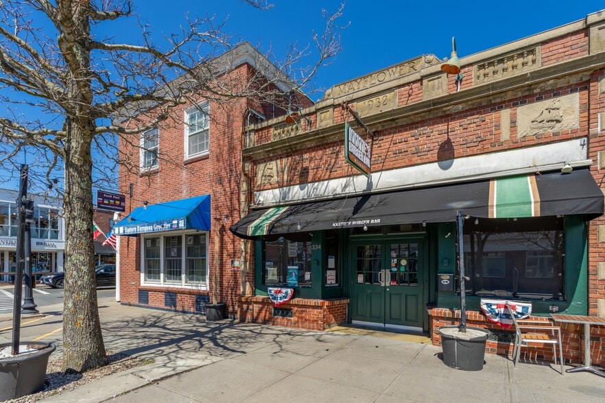 More Photos Of 334 Main St, Hyannis Storefront For Lease