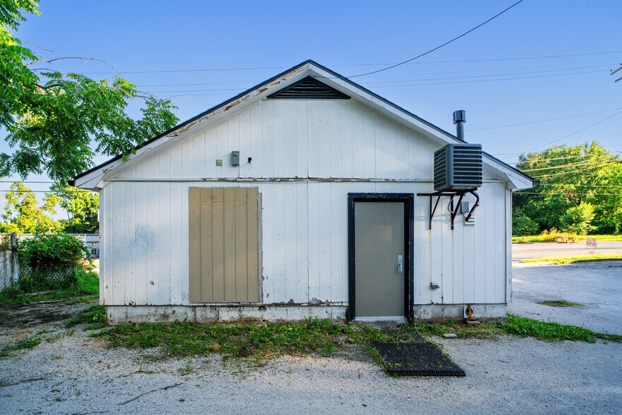 More Photos Of 419 W Kearney St, Springfield Freestanding For Sale