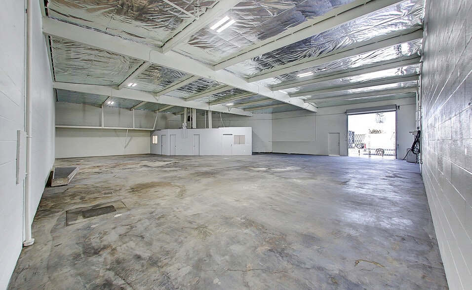 More Photos Of 15300 S Avalon Blvd, Gardena Freestanding For Lease