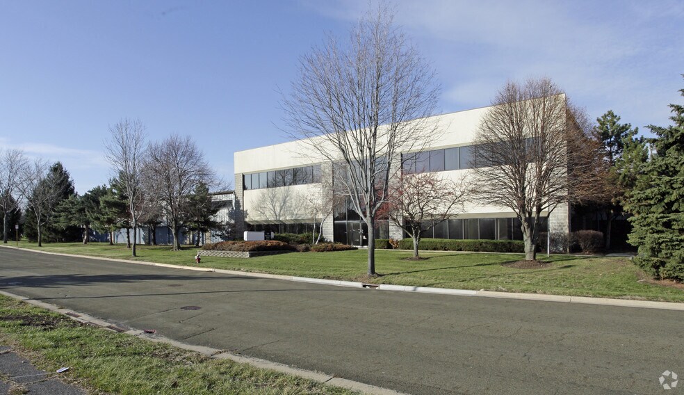 More Photos Of 150 Business Park Dr, Sun Prairie Manufacturing For Lease