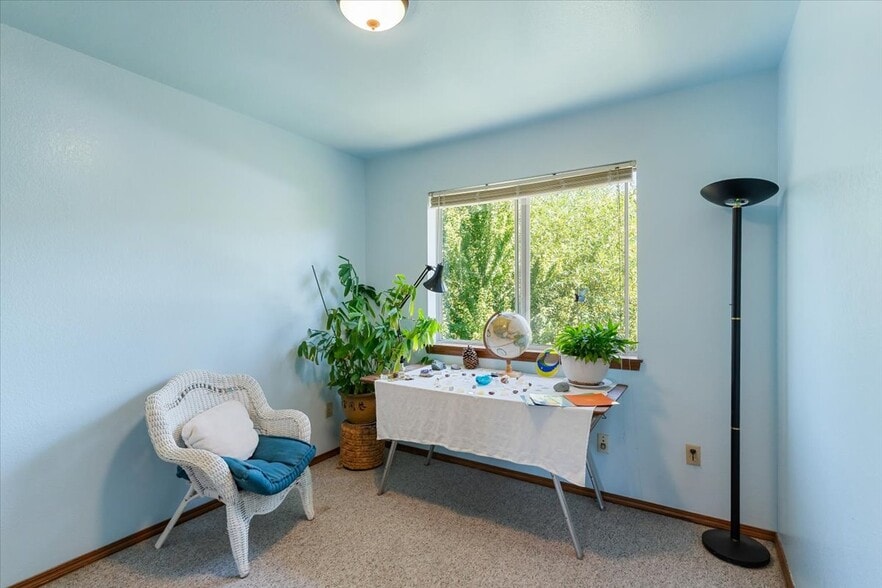 More Photos Of 416 Alder St, Mount Shasta Apartments For Sale