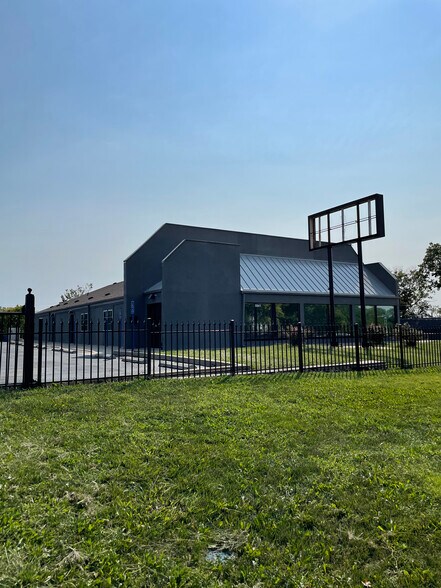 More Photos Of 5041 State Ave, Kansas City Freestanding For Sale