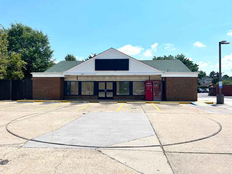 More Photos Of 8312 Hampton Blvd, Norfolk General Retail For Sale