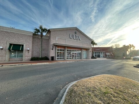 More Photos Of 8108 Abercorn St, Savannah Unknown For Lease