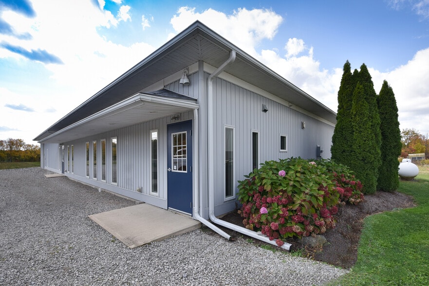 More Photos Of 1200 S Hartshorn Rd, Lakeside Marblehead Warehouse For Sale