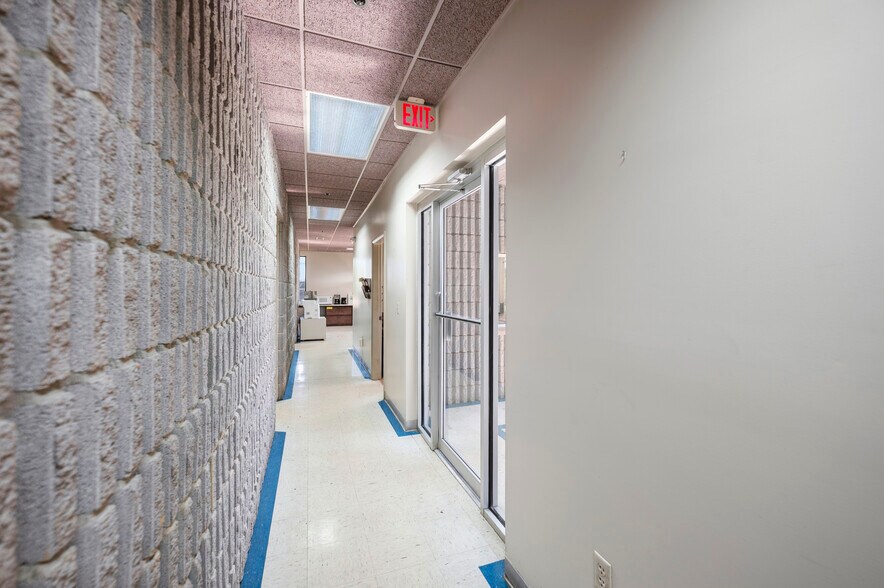 More Photos Of 151 Hanger Cir, Richmond Warehouse For Sale