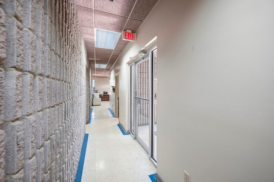 More Photos Of 151 Hanger Cir, Richmond Warehouse For Lease