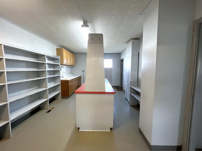 More Photos Of 1011 Washington st, Chillicothe Office For Sale