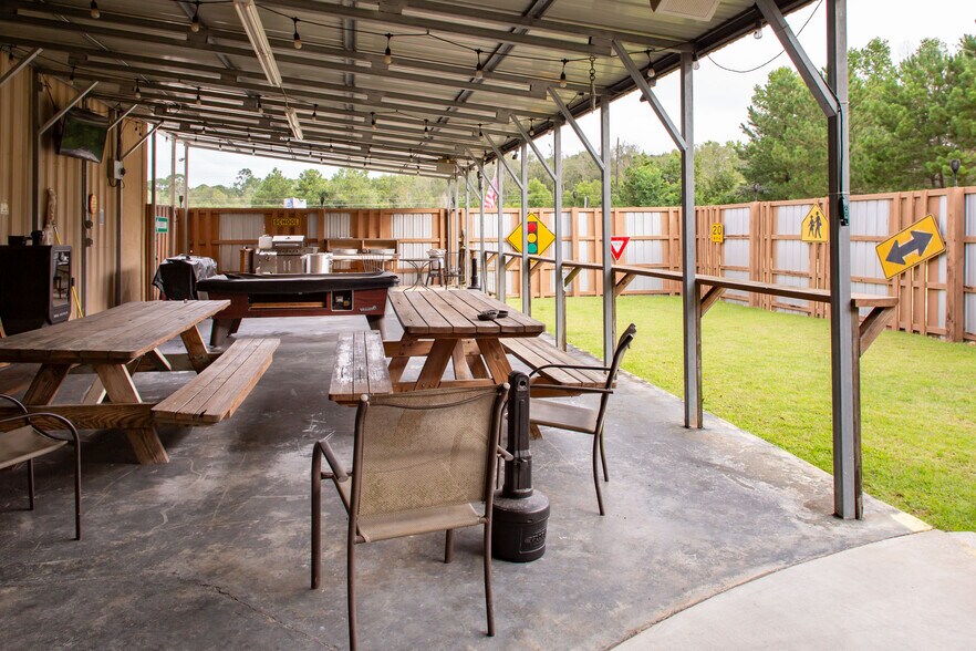 More Photos Of 3005 US Highway 84, Blackshear Storefront For Lease