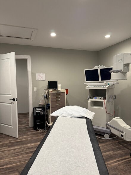 More Photos Of 110 Turner St, Southern Pines Medical For Lease