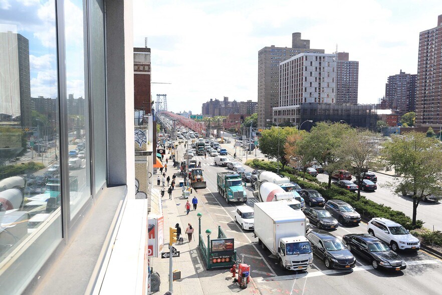 More Photos Of 126 Delancey St, New York Office For Sale