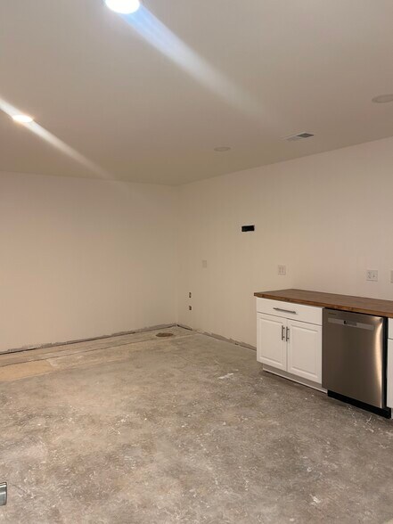 More Photos Of 204 W Pitman St, O'Fallon Office For Lease