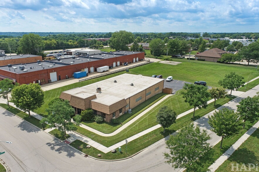 More Photos Of 1350 Chase St, Algonquin Manufacturing For Sale