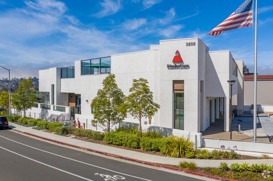 More Photos Of 3433-3545 Del Mar Heights Rd, San Diego Unknown For Lease