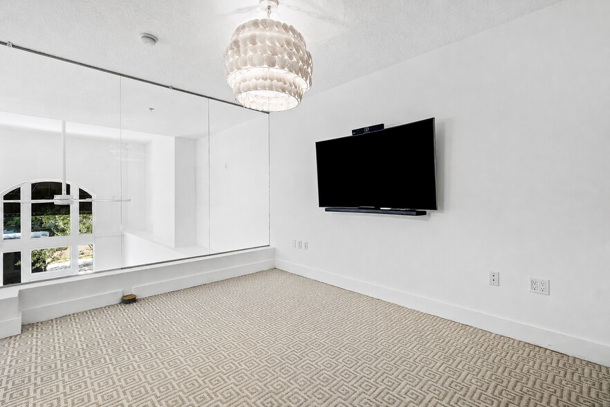 More Photos Of 701 S Olive Ave, West Palm Beach Office For Lease