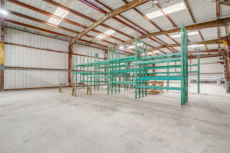 More Photos Of 1600 FM 3433, Newark Warehouse For Sale