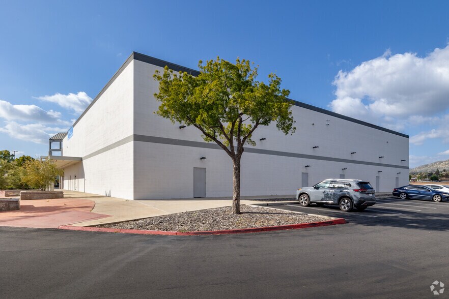 More Photos Of 24318 Hemlock Ave, Moreno Valley Unknown For Lease