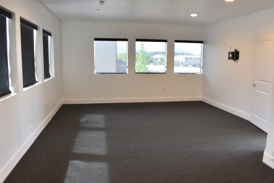 More Photos Of 1086 N 450 W, Springville Light Manufacturing For Sale