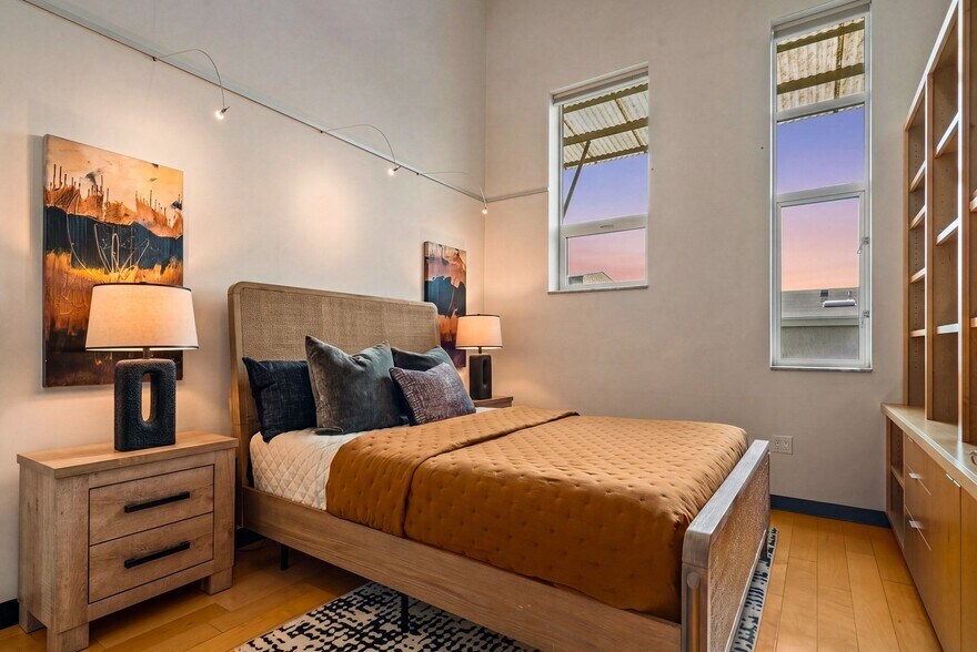More Photos Of 108 High Rd, Santa Cruz Flex For Sale