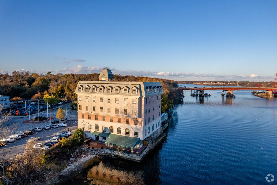 More Photos Of 4 Richmond Sq, Providence Office For Lease