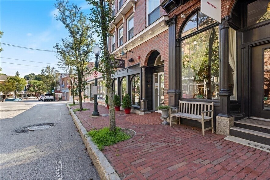 More Photos Of 48 Main St, Amesbury Storefront For Lease